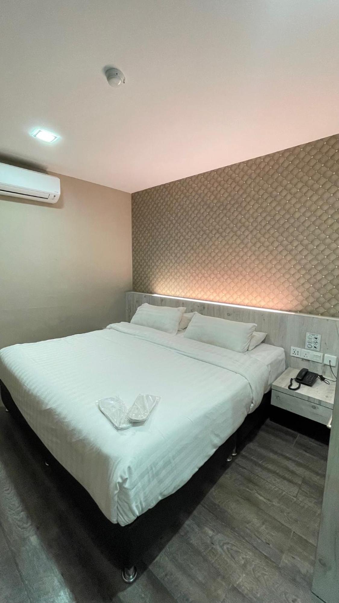 איפוה De Parkview Hotel מראה חיצוני תמונה