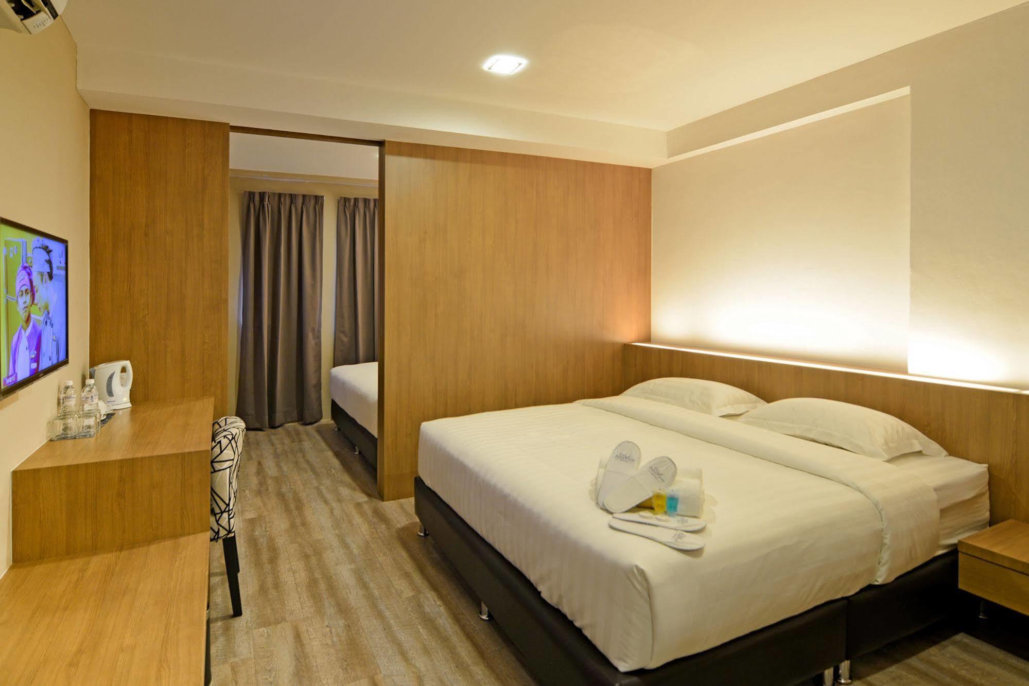 איפוה De Parkview Hotel מראה חיצוני תמונה